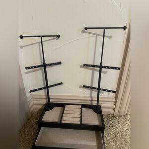 Black and Burlap Jewelry Organizer